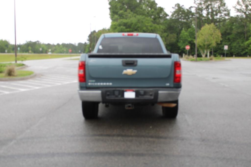 2011 Chevrolet Silverado 1500 LT photo 6