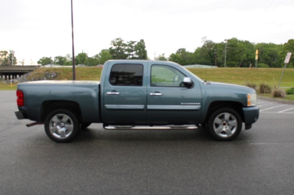 2011 Chevrolet Silverado 1500 LT photo 7