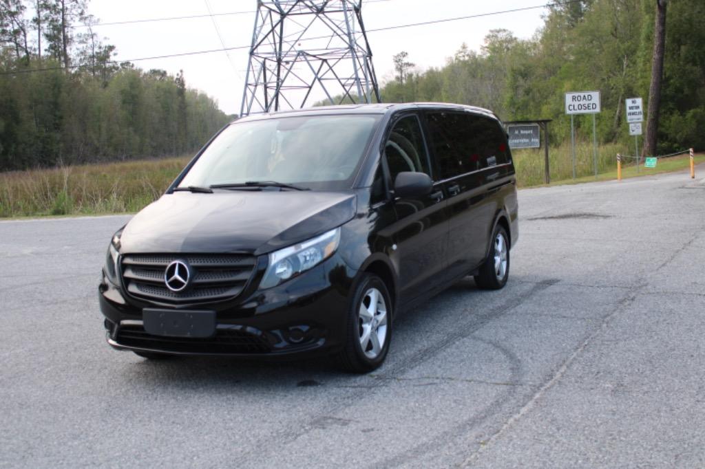 2017 Mercedes-Benz Metris Passenger Van Base photo 2