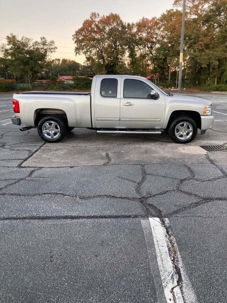 2011 Chevrolet Silverado 1500 LT photo 8