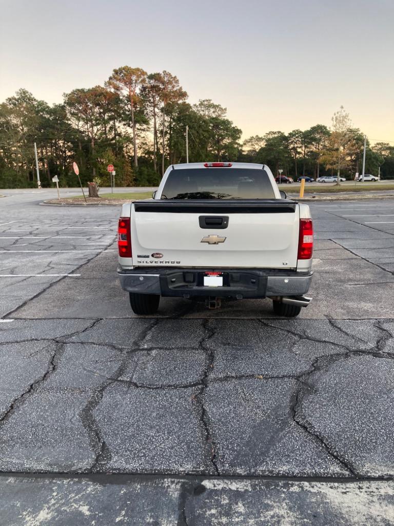 2011 Chevrolet Silverado 1500 LT photo 5