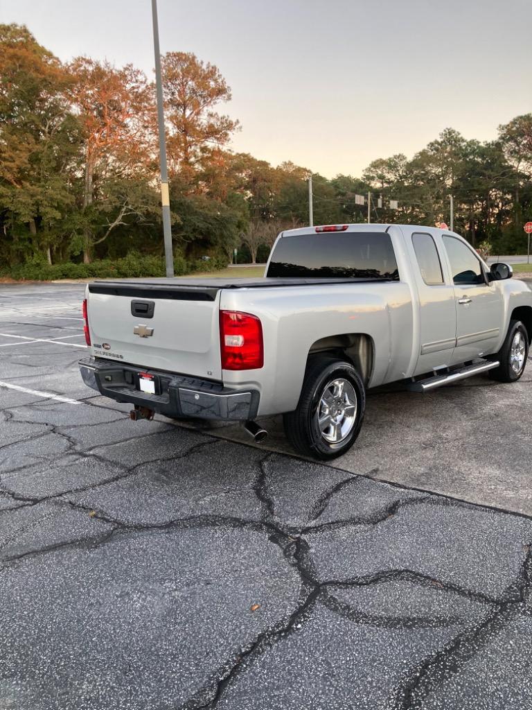 2011 Chevrolet Silverado 1500 LT photo 6