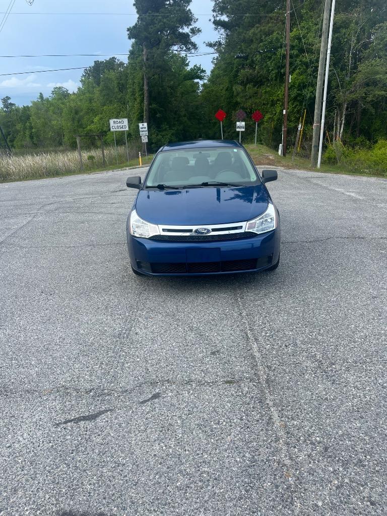 2009 Ford Focus SE's photo