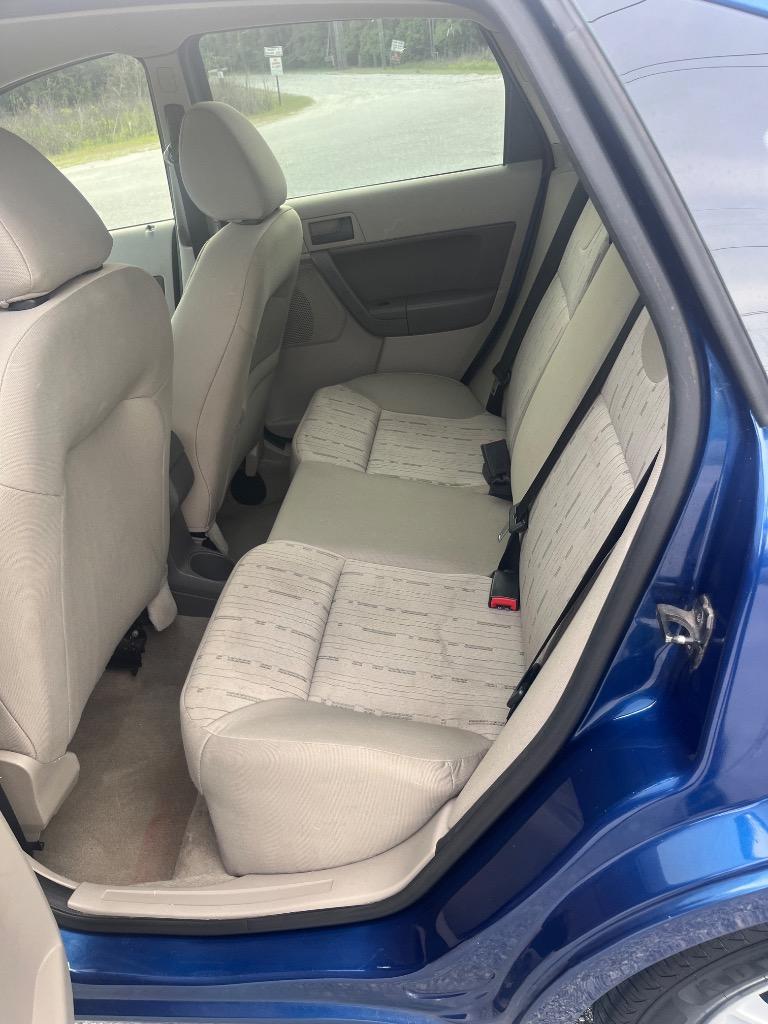 2009 Ford Focus SE - Photo 12
