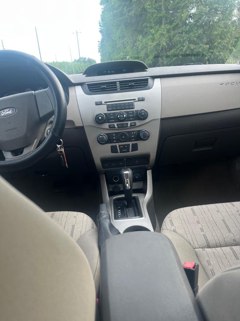 2009 Ford Focus SE - Photo 10