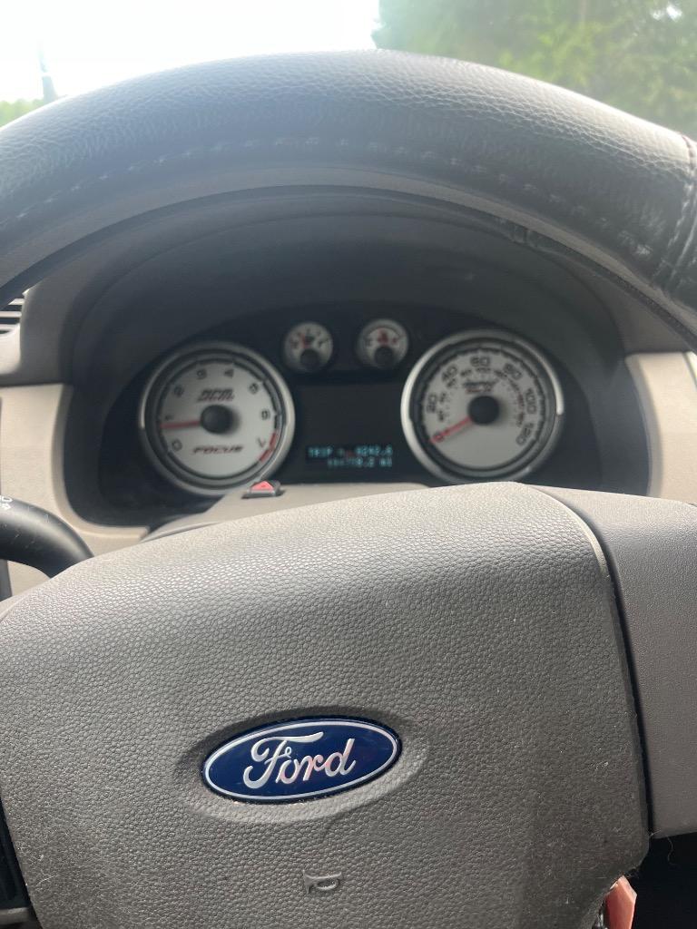 2009 Ford Focus SE - Photo 9